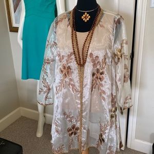 An absolutely beautiful evening wearing a sheer kimono by French Collizioni 🍾